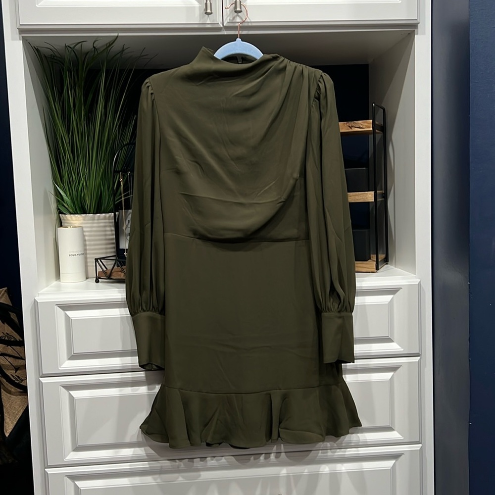 Express Green  dress high neck  M Like new 
30% POLYESTER LINING:
100% POLYESTER